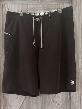 Men's Volcom Boardshorts 38